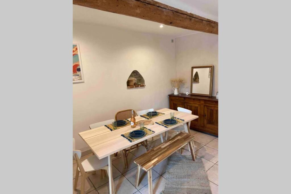 Superbe Appartement En Pierre Fraichement Renove Bernis Exterior photo