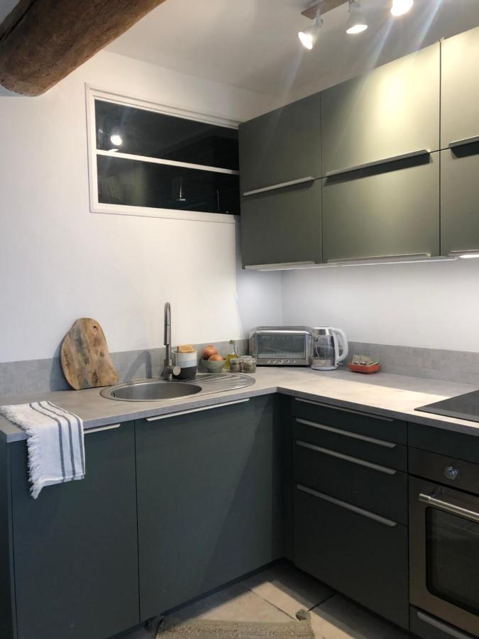 Superbe Appartement En Pierre Fraichement Renove Bernis Exterior photo